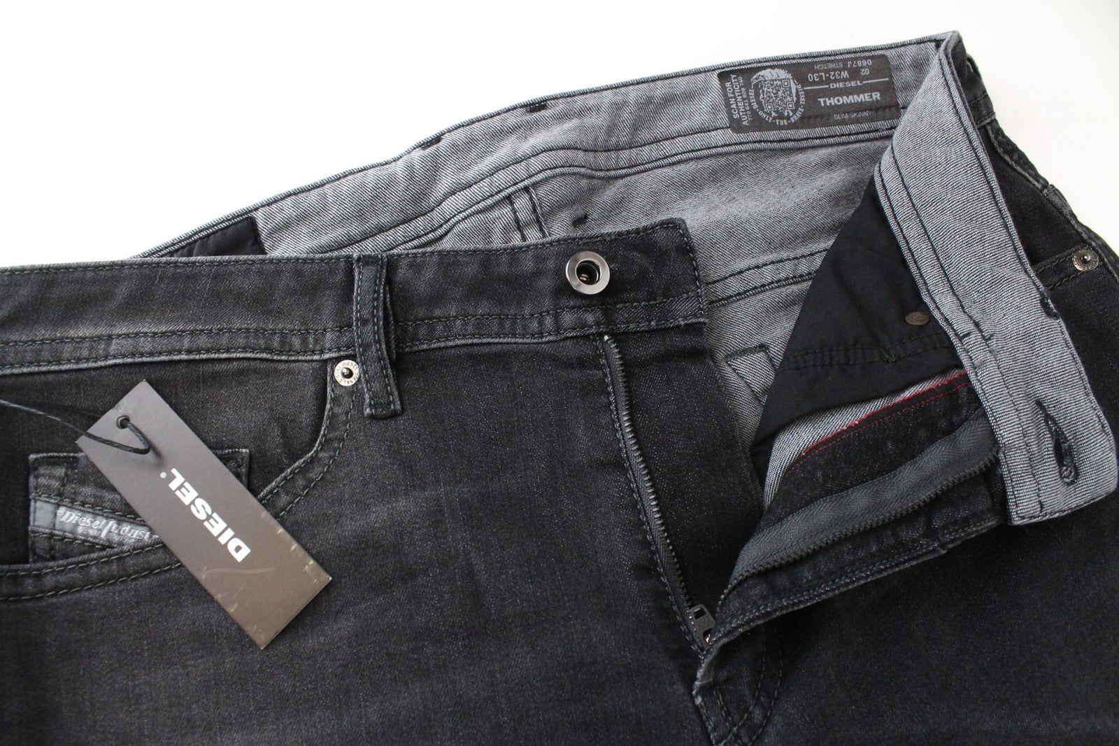 DIESEL Thommer 0687J vyriški džinsai W32/L30 Slim Skinny tamsiai pilki su užtrauktuku ir tampriu gobtuvu 