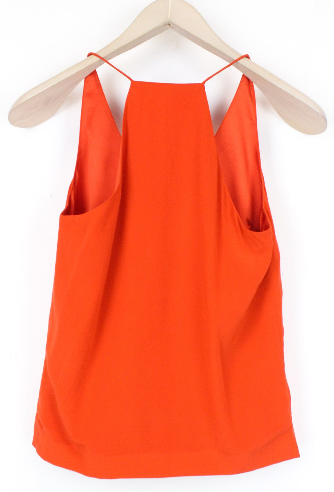 SUISTUDIO Rickie moteriški marškinėliai, UK6, raudoni, ploni, šilkiniai, minkšti, be rankovių, su V formos iškirpte. 