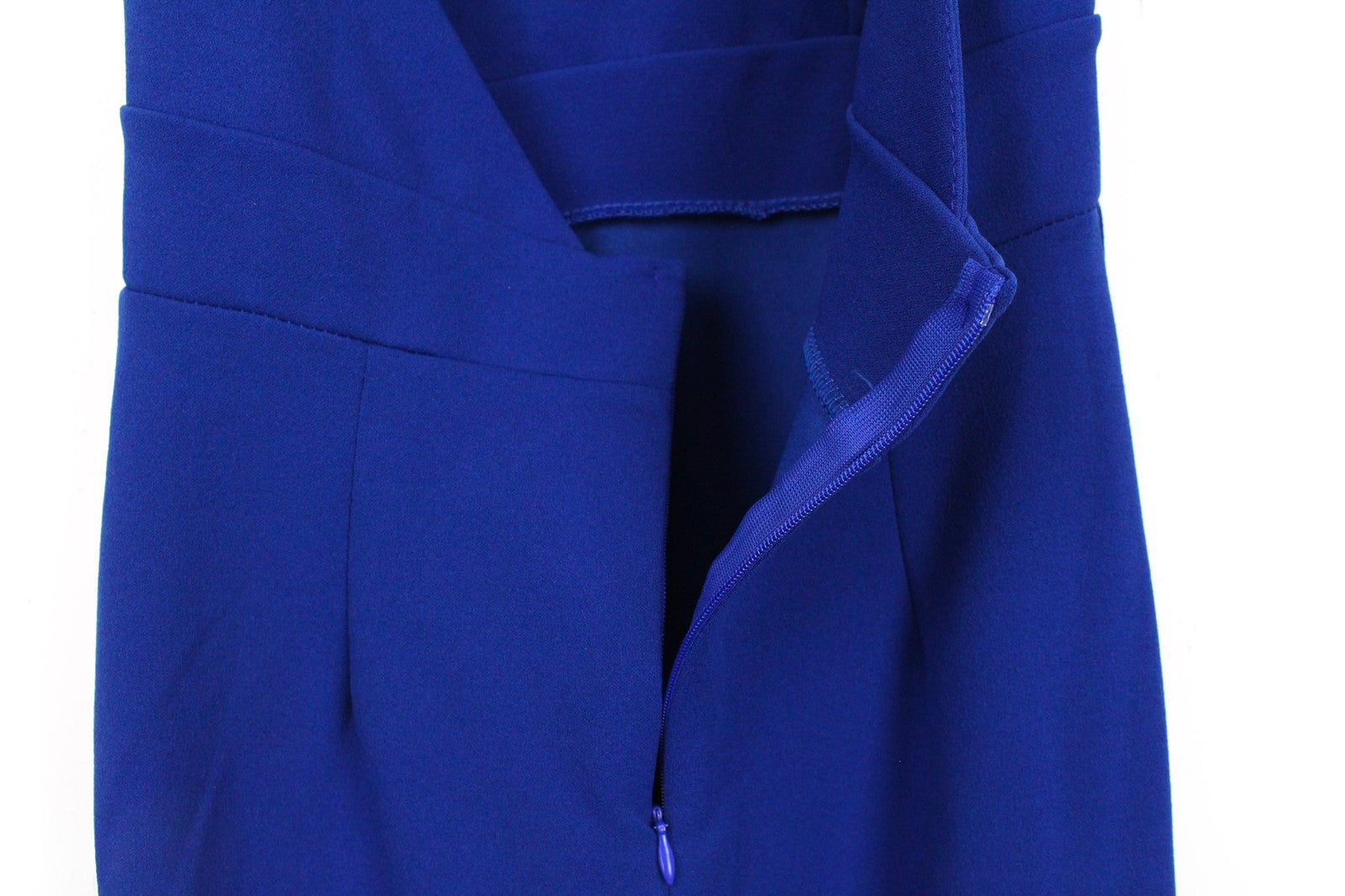 WAL G moteriška suknelė S mėlyna maksi suknelė su V formos iškirpte, platėjančia apranga. 