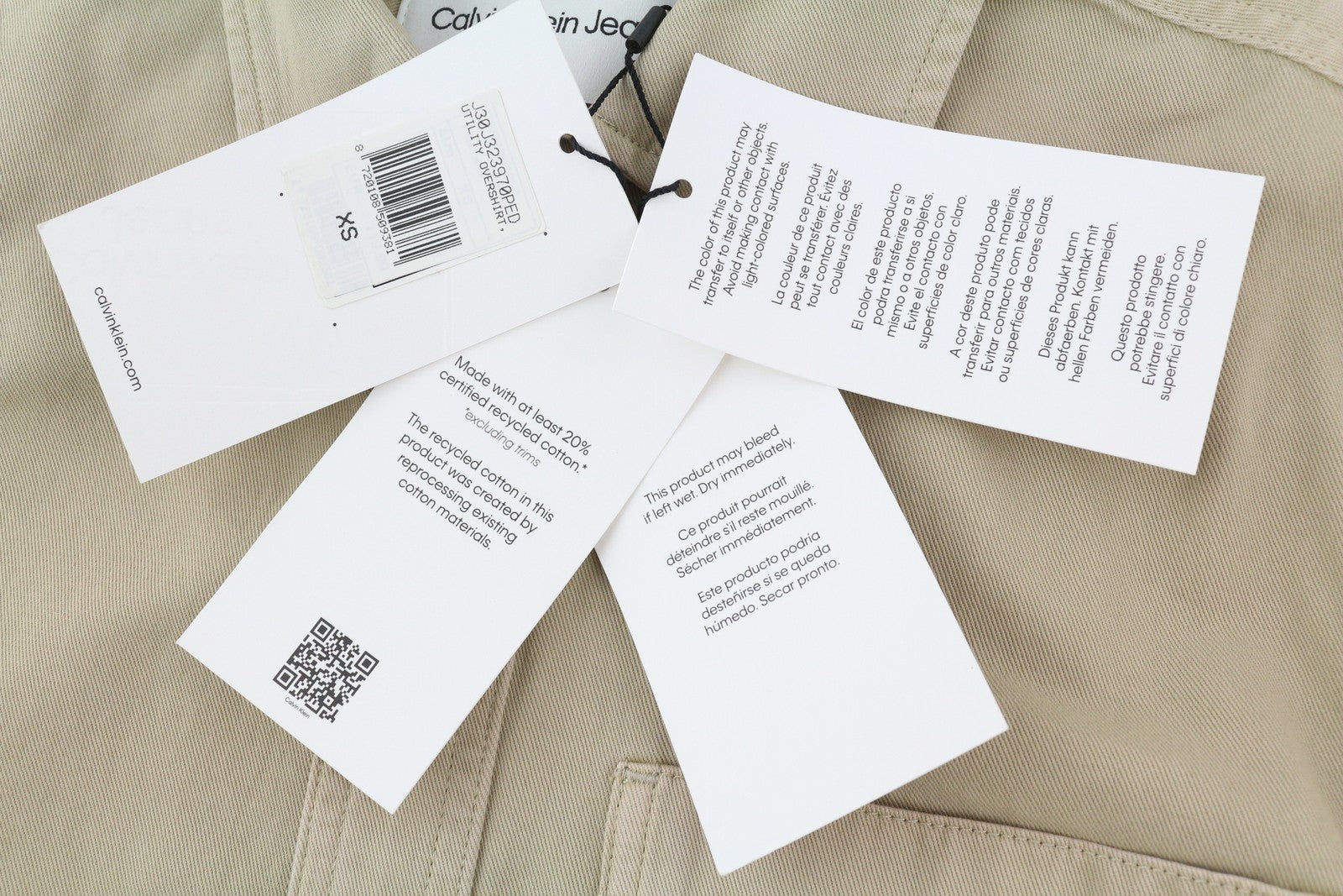 CALVIN KLEIN vyriški marškinėliai XS, smėlio spalvos, laisvo kirpimo, marškinėliai su sagomis ir užlopytomis kišenėmis. 