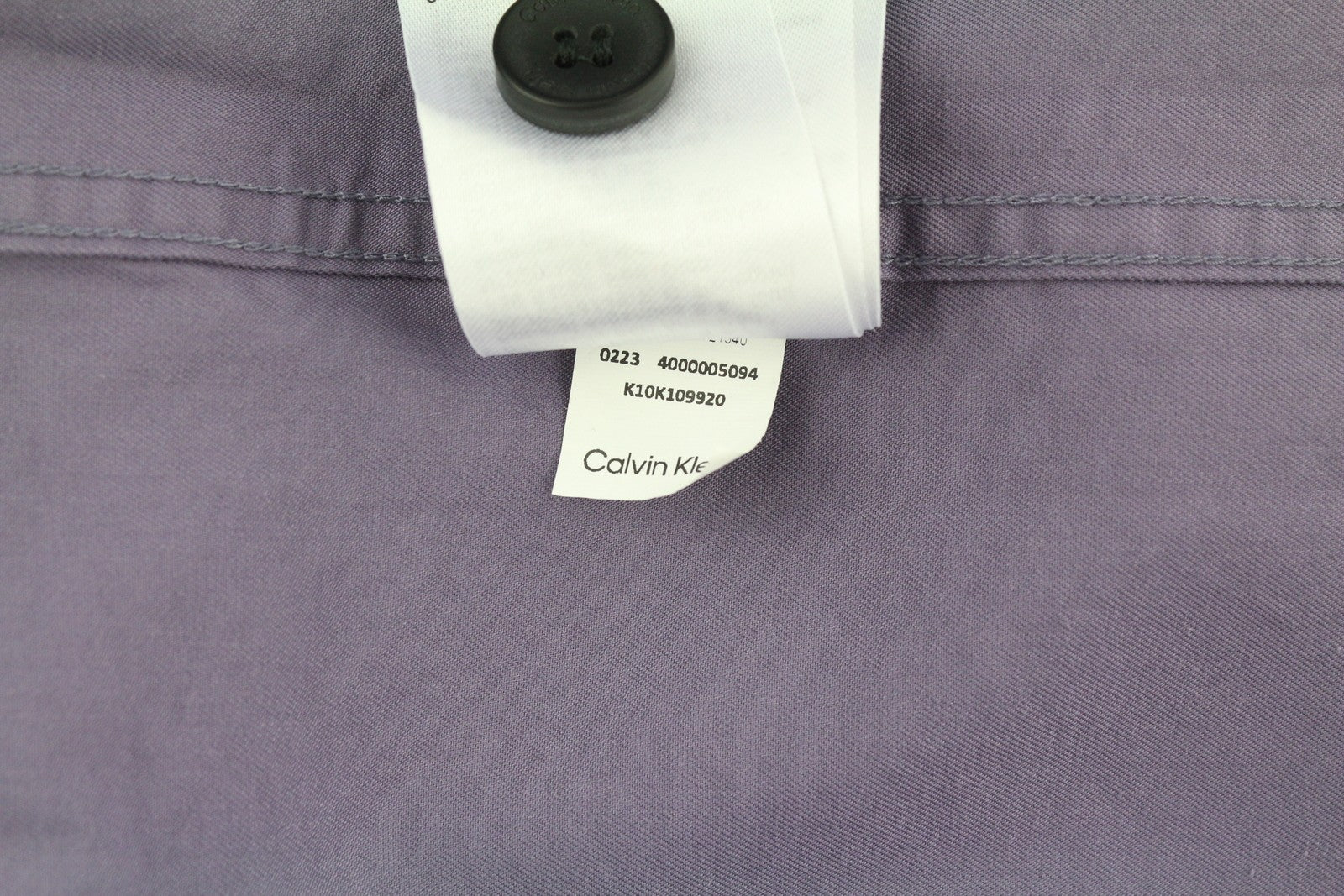 CALVIN KLEIN vyriški marškinėliai M, smėlio spalvos, su sagomis užsegamomis, išskleistomis kišenėmis, marškinėliai be uždangalų, rekomenduojama kaina – 119 € 