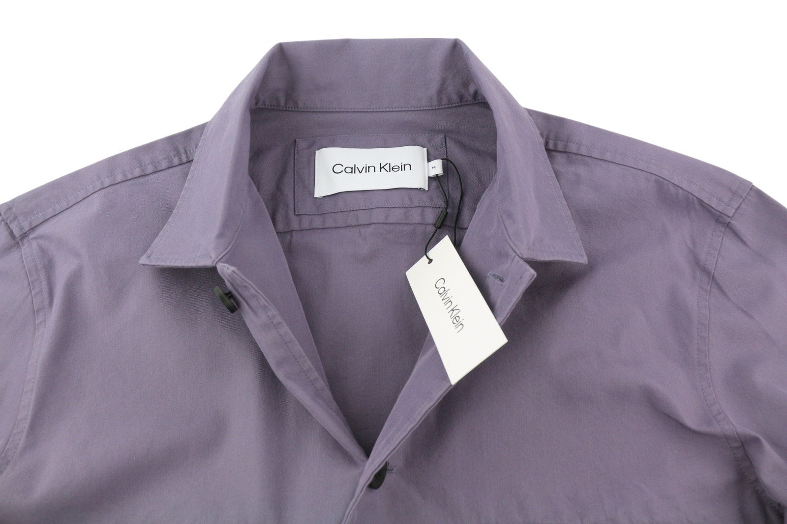 CALVIN KLEIN vyriški marškinėliai M, smėlio spalvos, su sagomis užsegamomis, išskleistomis kišenėmis, marškinėliai be uždangalų, rekomenduojama kaina – 119 € 