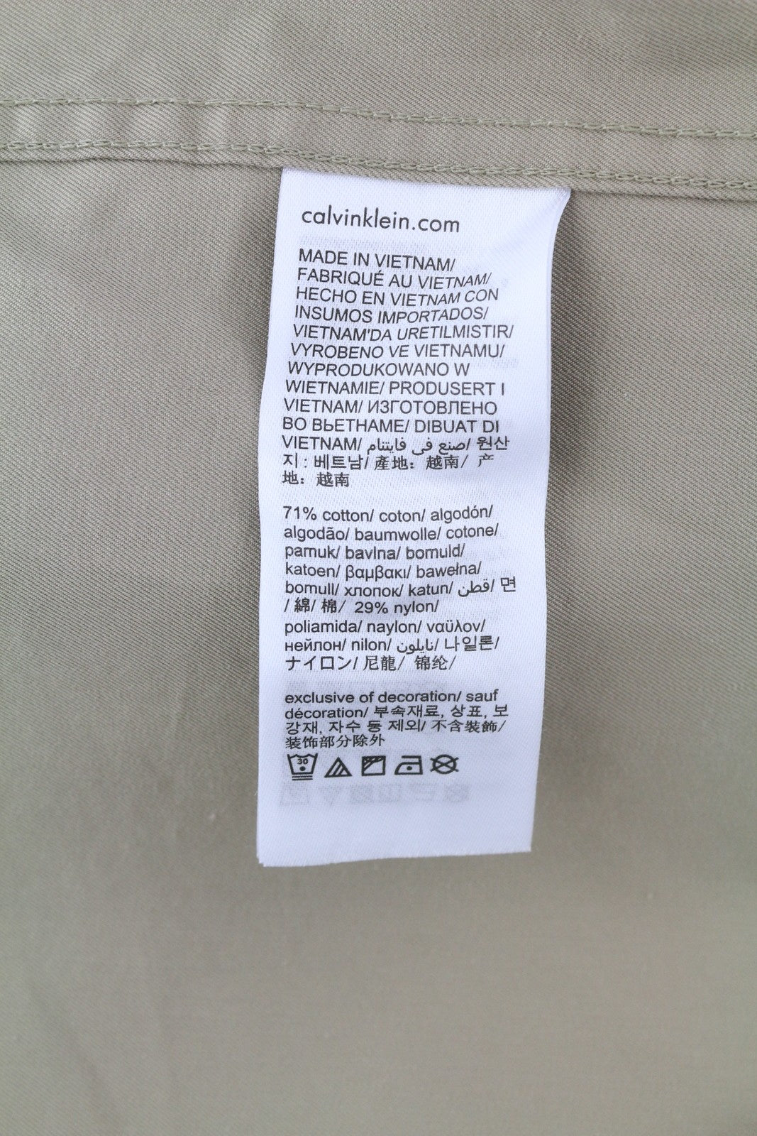 CALVIN KLEIN vyriški marškinėliai, L dydžio, smėlio spalvos, su sagomis užsegamomis, išskleistomis kišenėmis, marškinėliai be uždangalų, rekomenduojama kaina – 119 € 