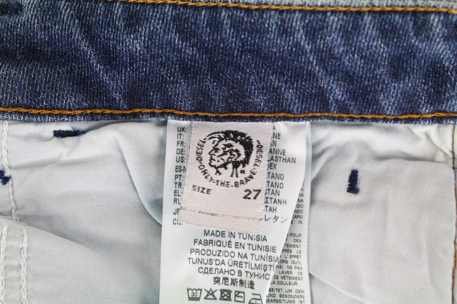 DIESEL D-Bazer 0870H vyriški džinsai W27/L32 berniukams, siaurėjantys, skalbtos mėlynos medvilnės tamprės. 