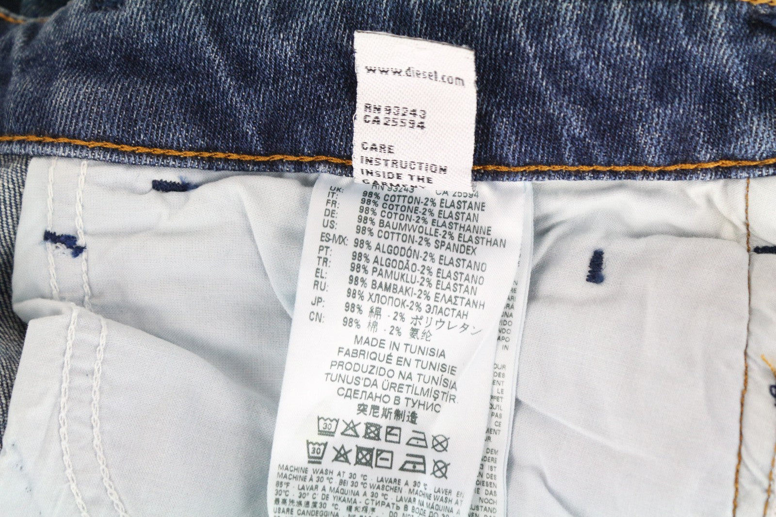 DIESEL D-Bazer 0870H vyriški džinsai W27/L32 berniukams, siaurėjantys, skalbtos mėlynos medvilnės tamprės. 