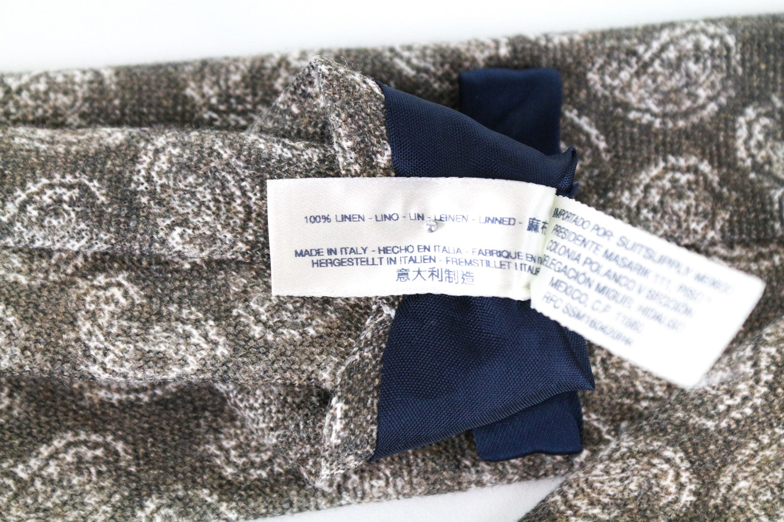 SUITSUPPLY vyriškas kaklaraištis 150 x 8 cm rudas gryno lino raštuotas smailiais galais klasikinis 