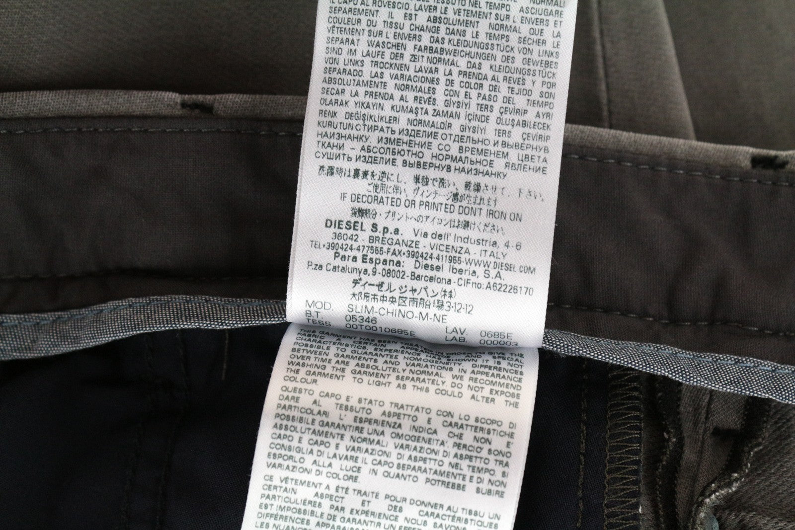 DIESEL Chino-M-NE 0685E vyriški džinsai W26 Sweat Jogg Slim pilki tamprūs klostuoti berniukams 