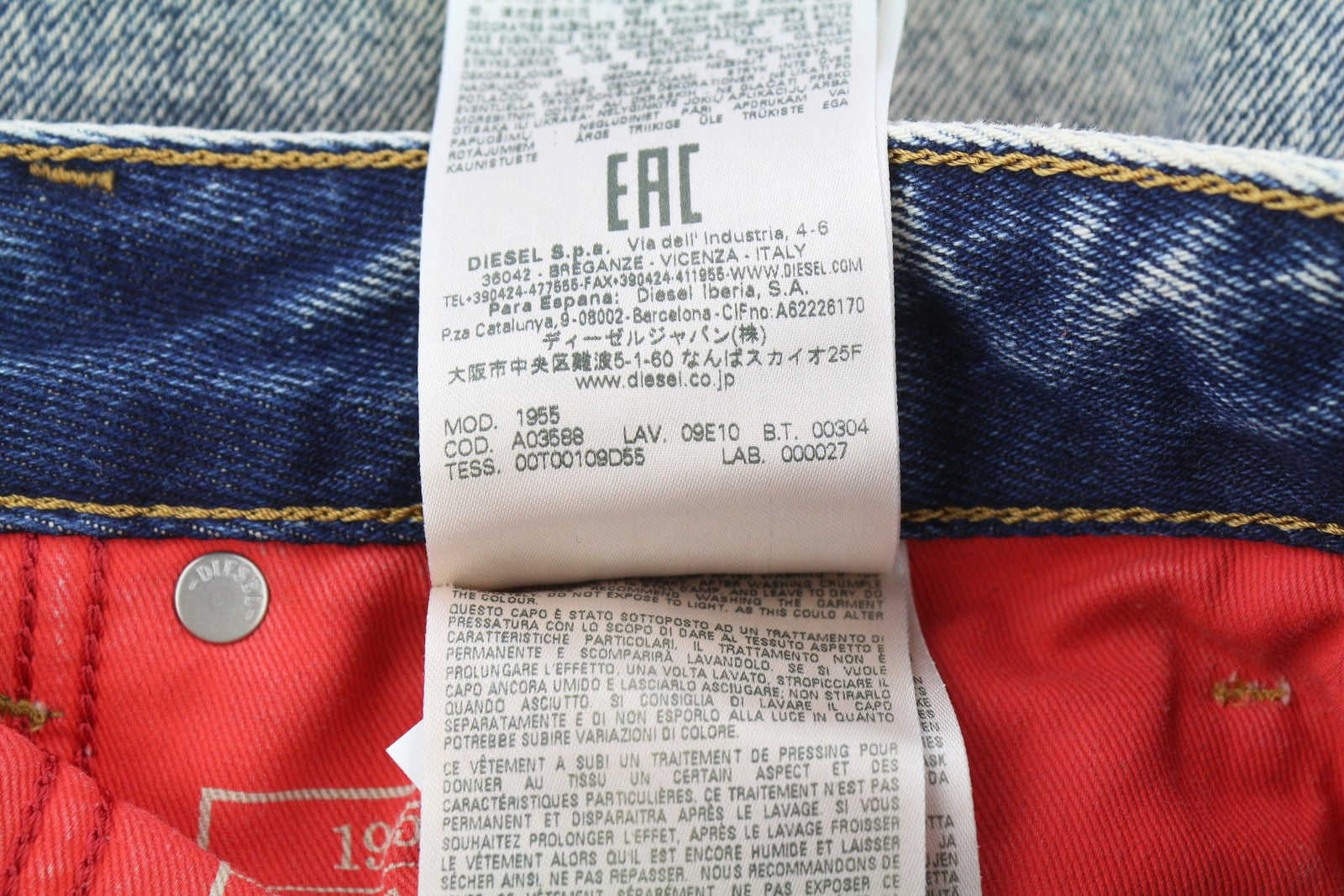 DIESEL 1955 09E10 vyriški džinsai, W31/L32, mėlyni, įprastu, tiesaus kirpimo, su gobtuvu, RRP 375 USD. 