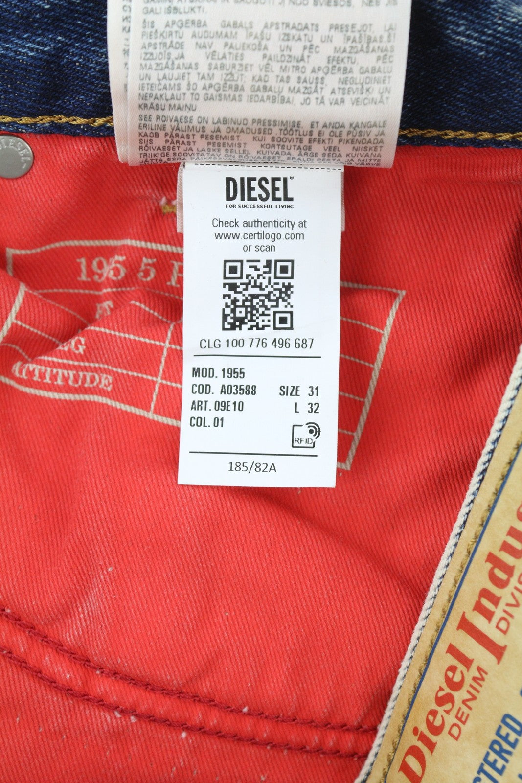 DIESEL 1955 09E10 vyriški džinsai, W31/L32, mėlyni, įprastu, tiesaus kirpimo, su gobtuvu, RRP 375 USD. 