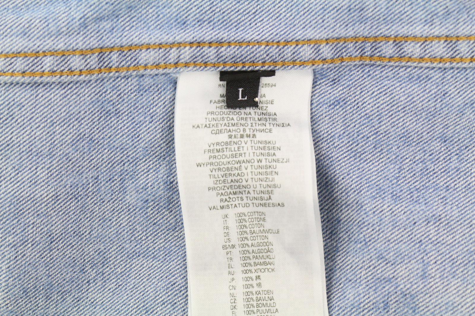 DIESEL D-Simply vyriški marškinėliai, L dydžio, mėlyni, džinsinio audinio, raštuoti, plataus kaklo, su sagomis. Rekomenduojama kaina – 179 €.