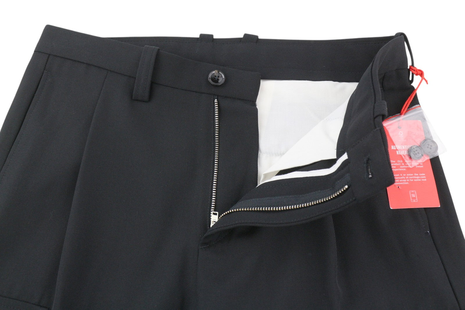 DIESEL P-Rhee-Nw vyriškos kelnės W29 juodos vilnos mišinio su klostėmis ir užtrauktuku, rekomenduojama mažmeninė kaina – 283 € 