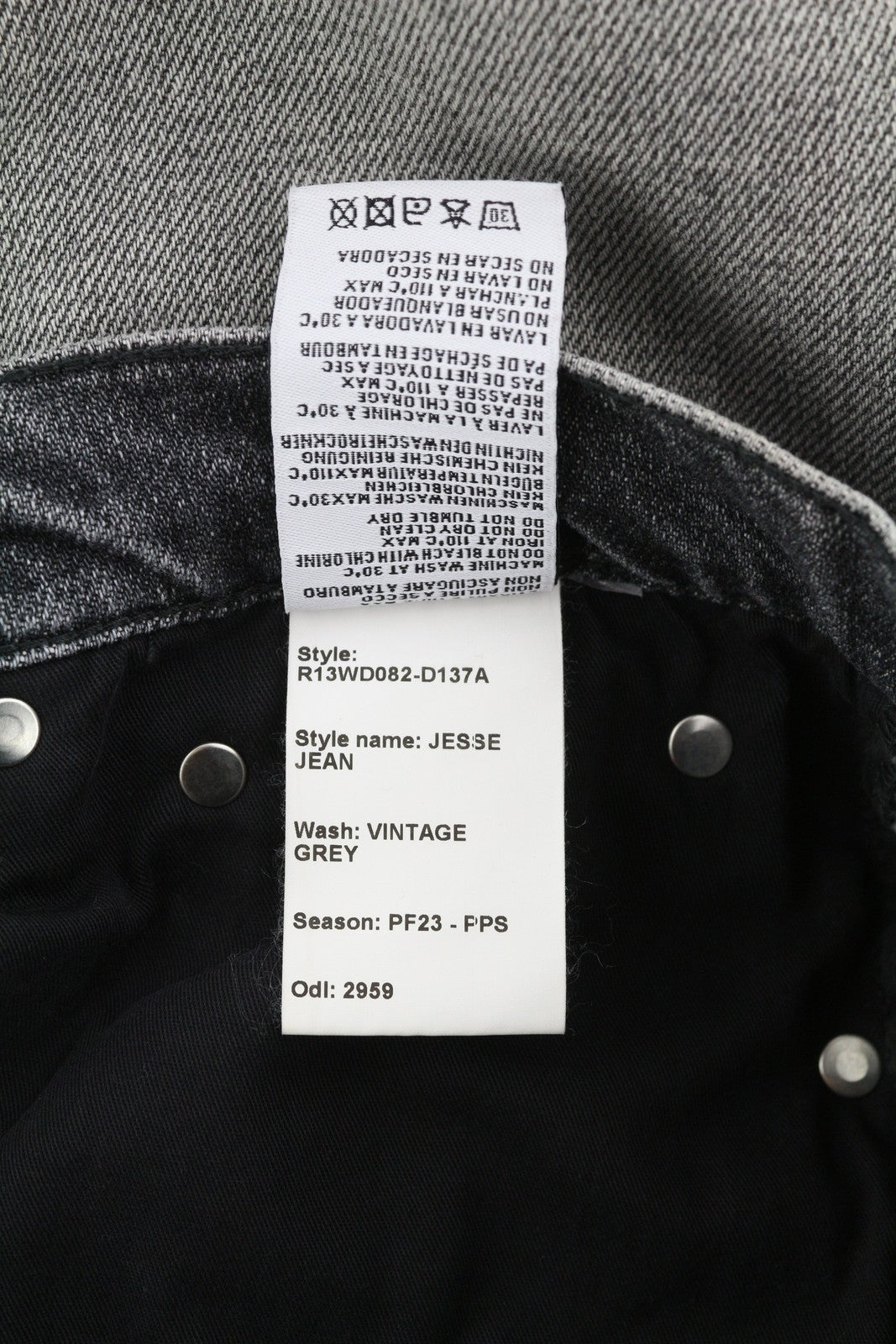 R13 Jesse moteriški džinsai, 27 vnt., pilki, labai platūs, nuleistas tarpkojis, skalbti. RMK 725 €. 