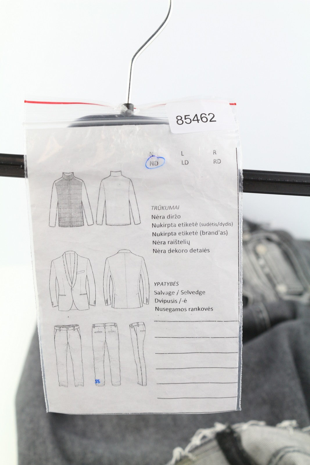 R13 Jesse moteriški džinsai, 27 vnt., pilki, labai platūs, nuleistas tarpkojis, skalbti. RMK 725 €. 