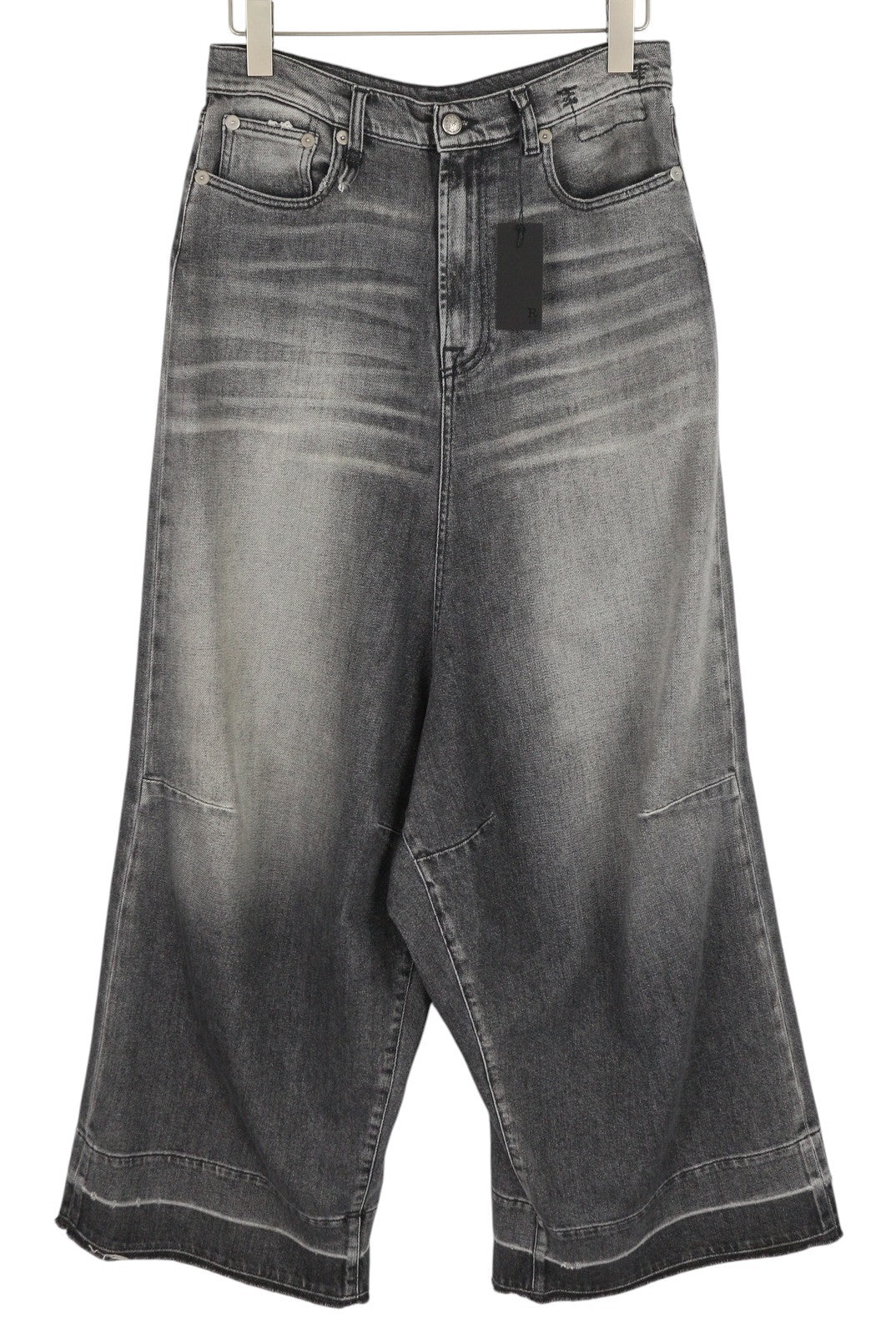 R13 Jesse moteriški džinsai, 27 vnt., pilki, labai platūs, nuleistas tarpkojis, skalbti. RMK 725 €. 