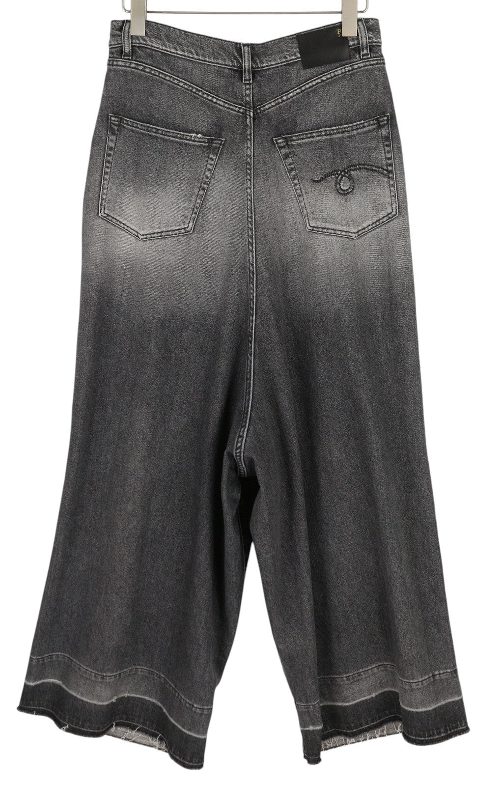 R13 Jesse moteriški džinsai, 27 vnt., pilki, labai platūs, nuleistas tarpkojis, skalbti. RMK 725 €. 