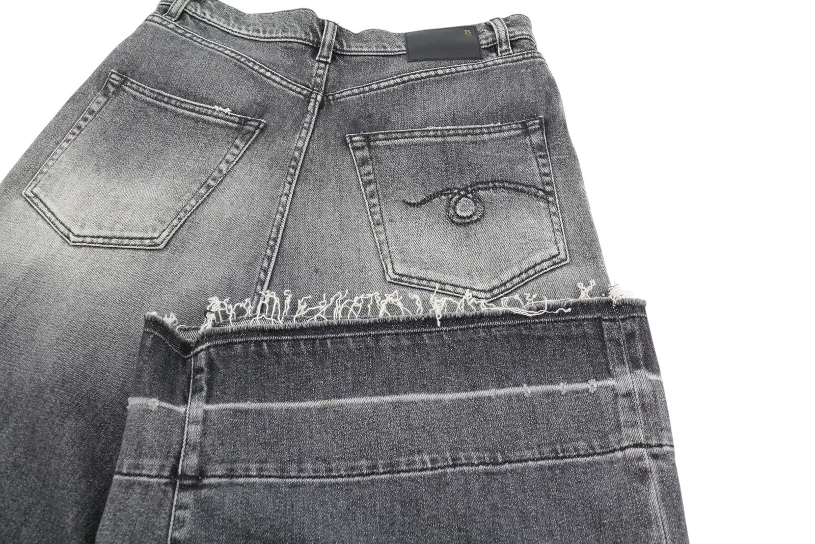 R13 Jesse moteriški džinsai, 27 vnt., pilki, labai platūs, nuleistas tarpkojis, skalbti. RMK 725 €. 