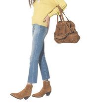 R13 Kick moteriški džinsai, 29 cm, Jasper tamprūs, iki kulkšnių, skalbtos, blukusios mėlynos spalvos, rekomenduojama kaina – 695 € 