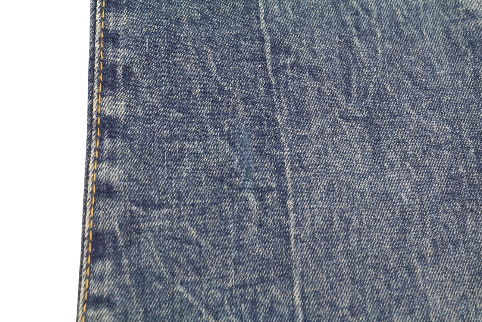 R13 Kick moteriški džinsai, 26 Kelly tamprūs, iki kulkšnių, skalbtos, blukusios mėlynos spalvos, rekomenduojama kaina – 650 € 