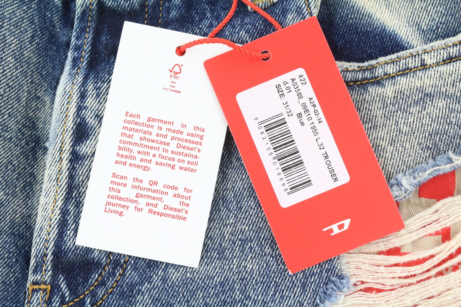 DIESEL 1955 09E10 vyriški džinsai W31/L32 mėlyni, įprasti, tiesūs klešnės, su įtemptais kraštais, rekomenduojama kaina – 375 USD. 