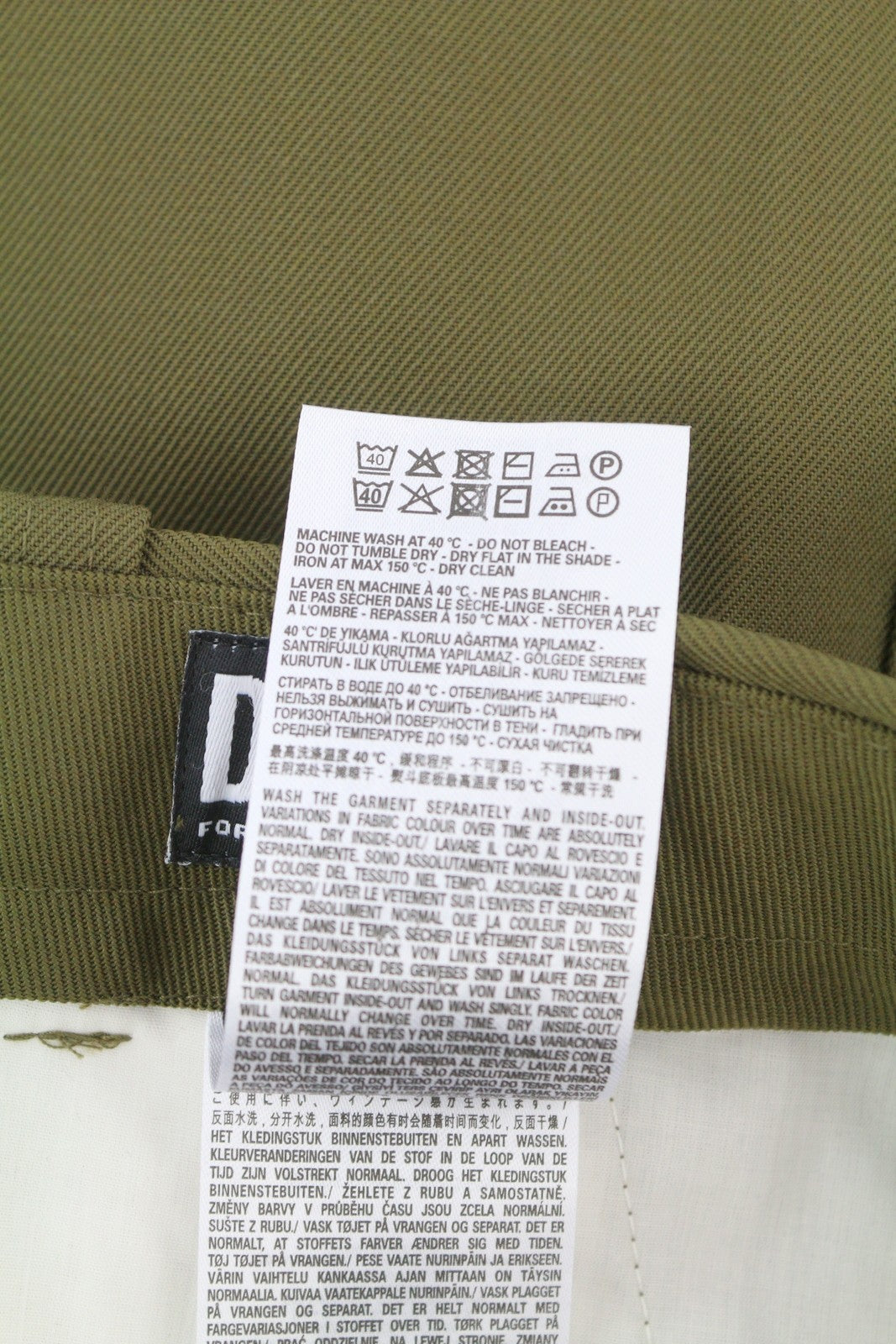DIESEL P-Rhee-Nw vyriškos kelnės W30 žalios vilnos mišinio su klostėmis ir užtrauktuku, rekomenduojama mažmeninė kaina – 283 € 