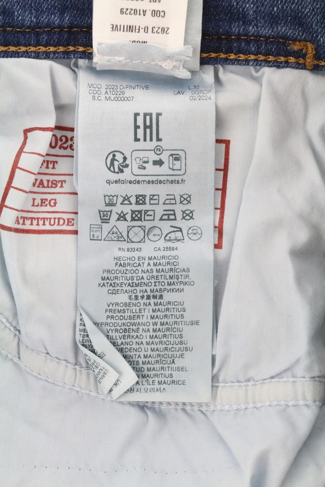 DIESEL 2023 D-Finitive 0GRDP Men Jeans W31/L32 Regular Tapered Leg Mid Waist