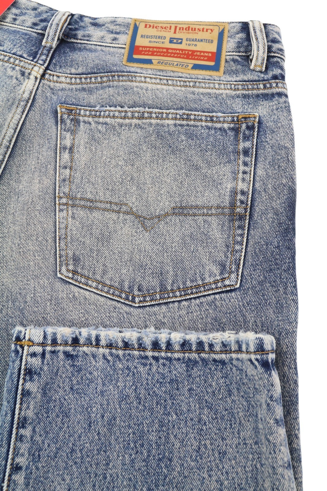 DIESEL 1955 09E10 vyriški džinsai, W34/L32, mėlyni, tiesaus kirpimo, su gobtuvu, RRP 375 USD. 