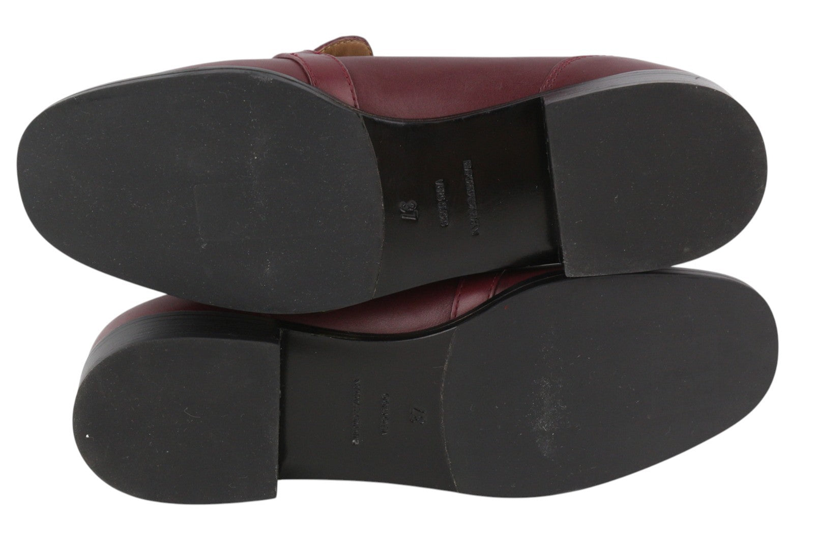 EMPORIO ARMANI moteriški bateliai su gobtuvu, 37 dydžio, bordo spalvos, odiniai, apvalios nosies, užsegami su sagtimi. 