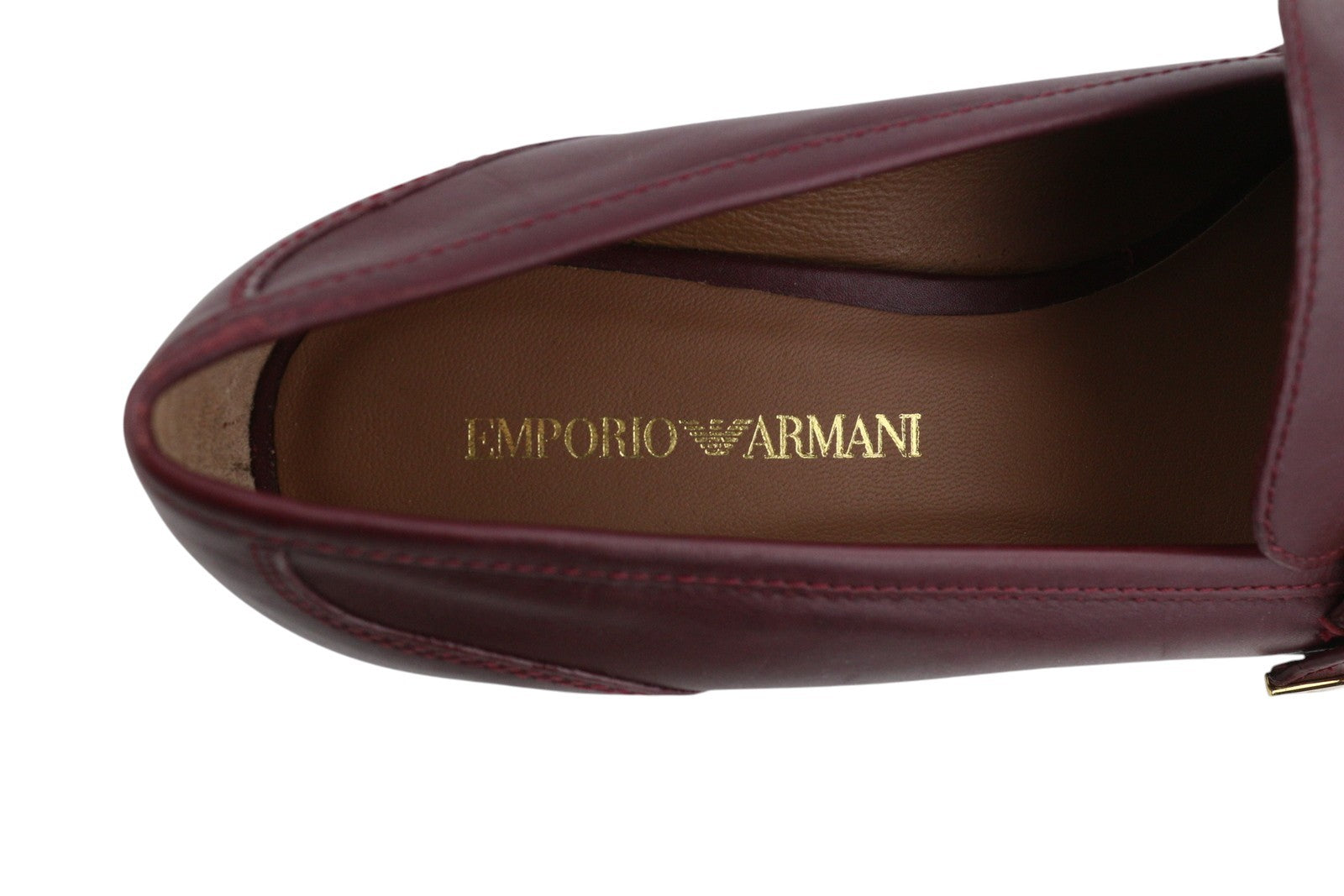 EMPORIO ARMANI moteriški bateliai su gobtuvu, 37 dydžio, bordo spalvos, odiniai, apvalios nosies, užsegami su sagtimi. 