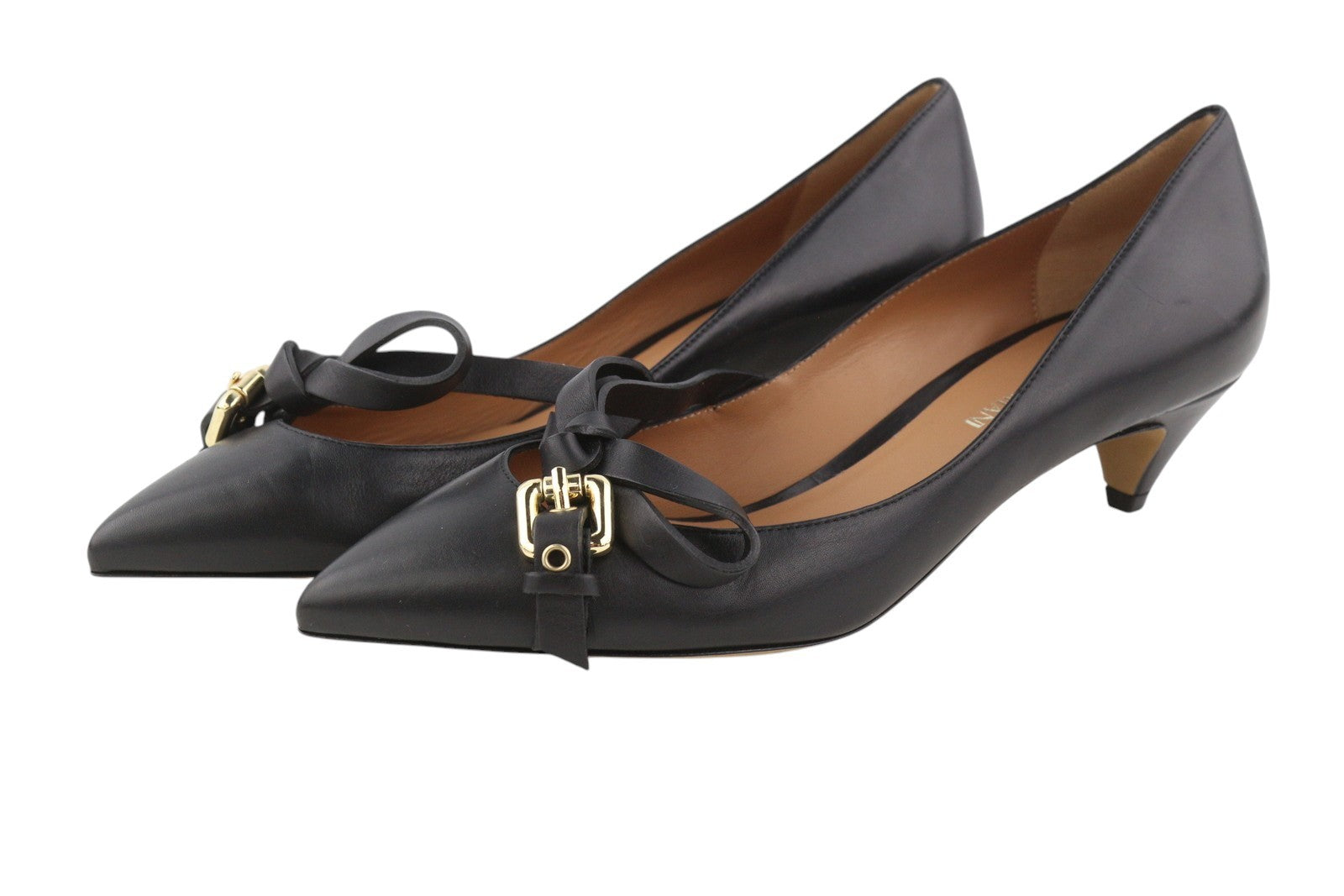 EMPORIO ARMANI moteriški aukštakulniai, 37 EU, juodos odos, smaili nosis, aukso spalvos sagtys. 