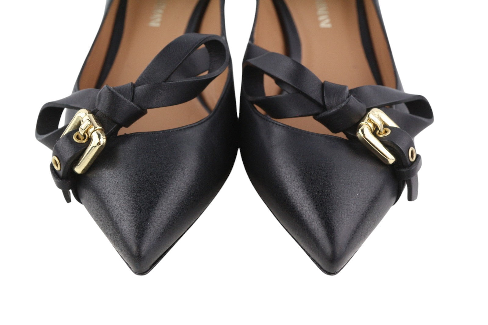 EMPORIO ARMANI moteriški aukštakulniai, 37 EU, juodos odos, smaili nosis, aukso spalvos sagtys. 