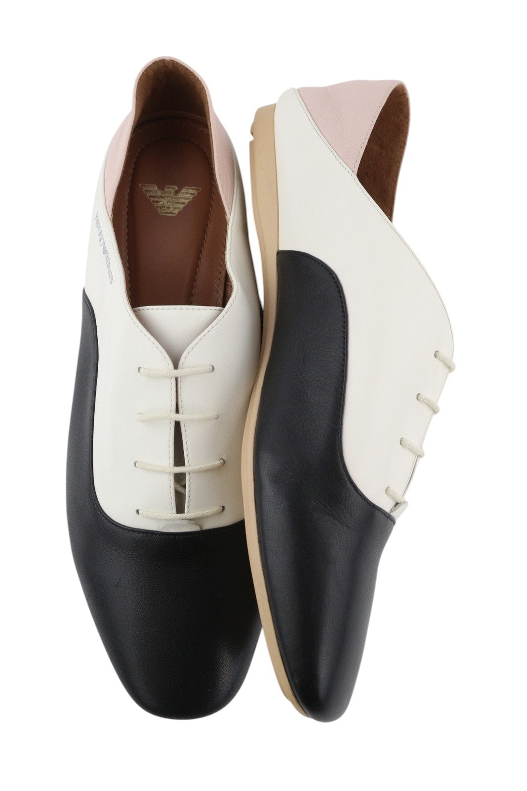 EMPORIO ARMANI moteriški bateliai, 37 dydžio, odiniai, žema pakulnė, suvarstoma, migdolų nosimi, laisvalaikio stiliaus. 