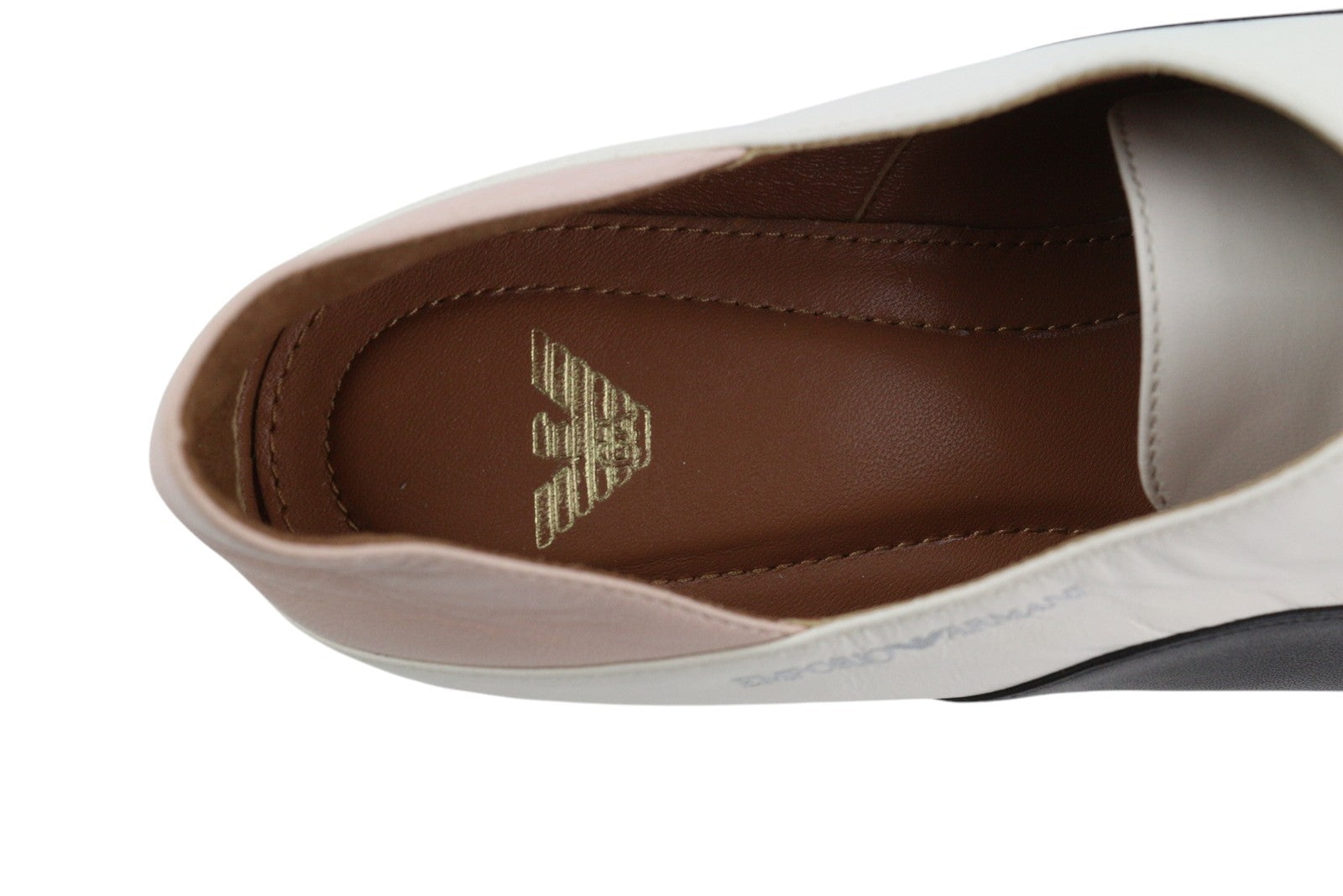 EMPORIO ARMANI moteriški bateliai, 37 dydžio, odiniai, žema pakulnė, suvarstoma, migdolų nosimi, laisvalaikio stiliaus. 