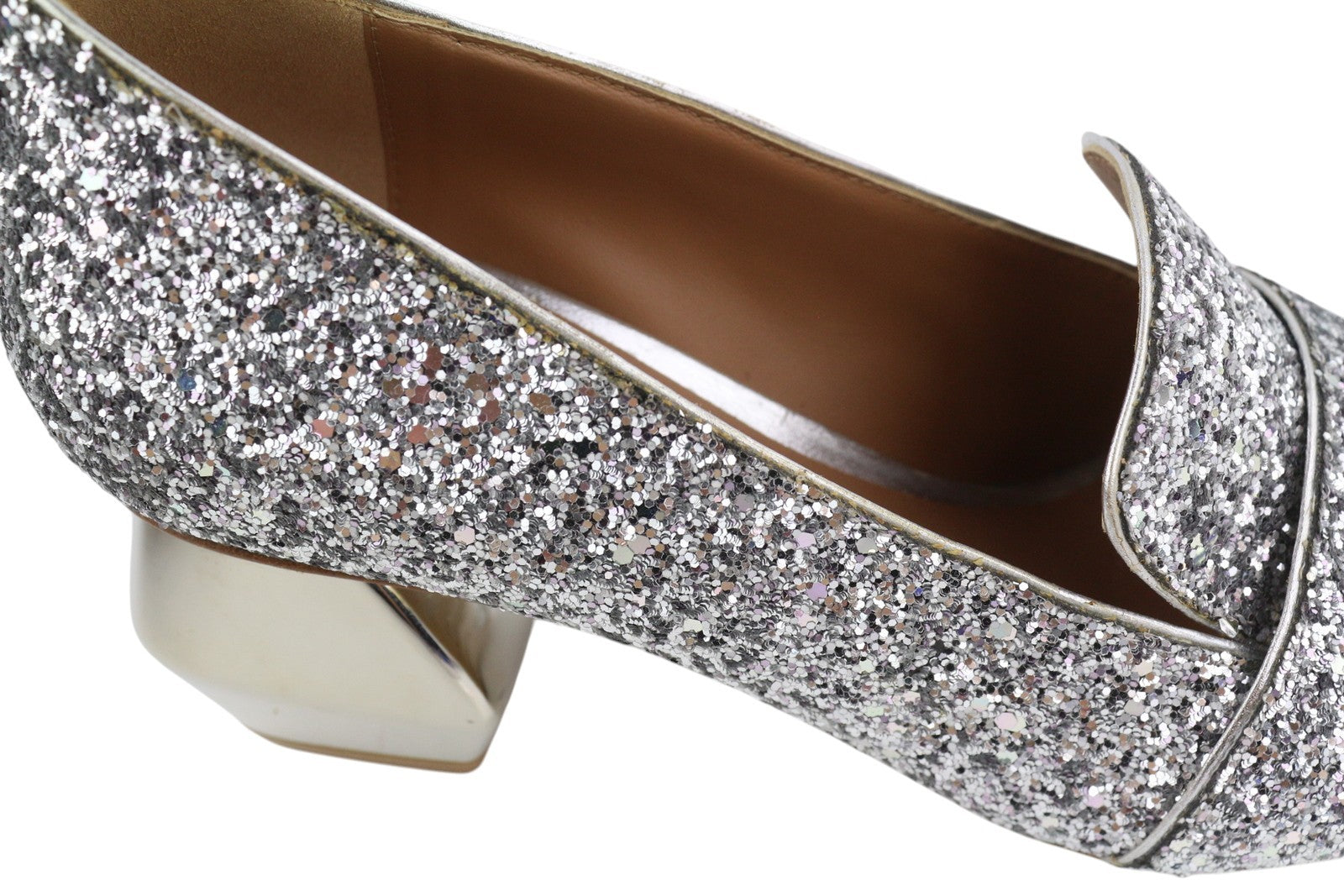 EMPORIO ARMANI X3E353 moteriški aukštakulniai, 37 dydžio, odiniai, blizgantys, sidabriniai, su iškirpte. 