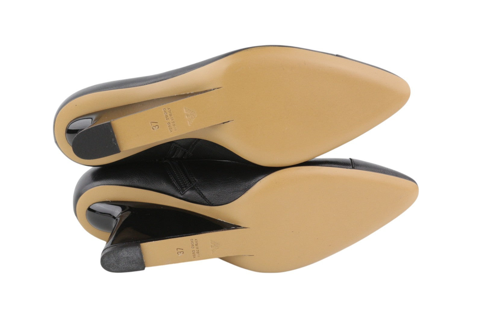 EMPORIO ARMANI moteriški aukštakulniai, 37 €, juodos odos, smaili nosis, su raišteliais ir užtrauktuku. 