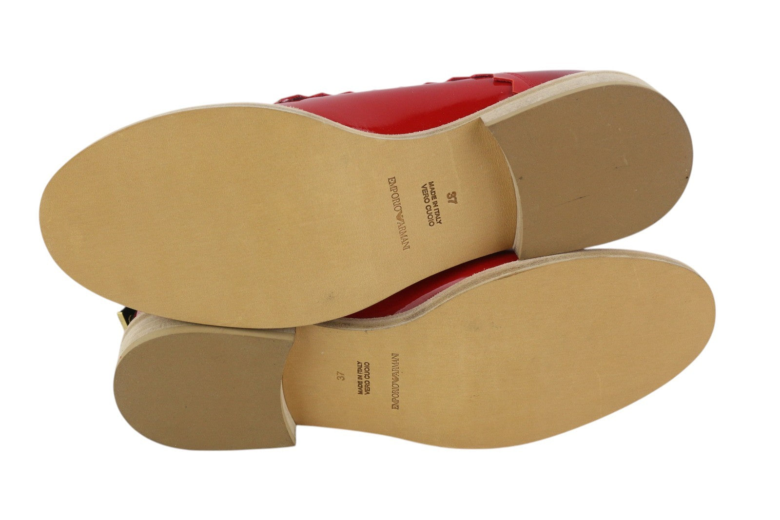 EMPORIO ARMANI moteriški bateliai, 37 €, raudoni, lakuotos odos, apvalios nosies, suvarstomi Oksfordo stiliaus. 