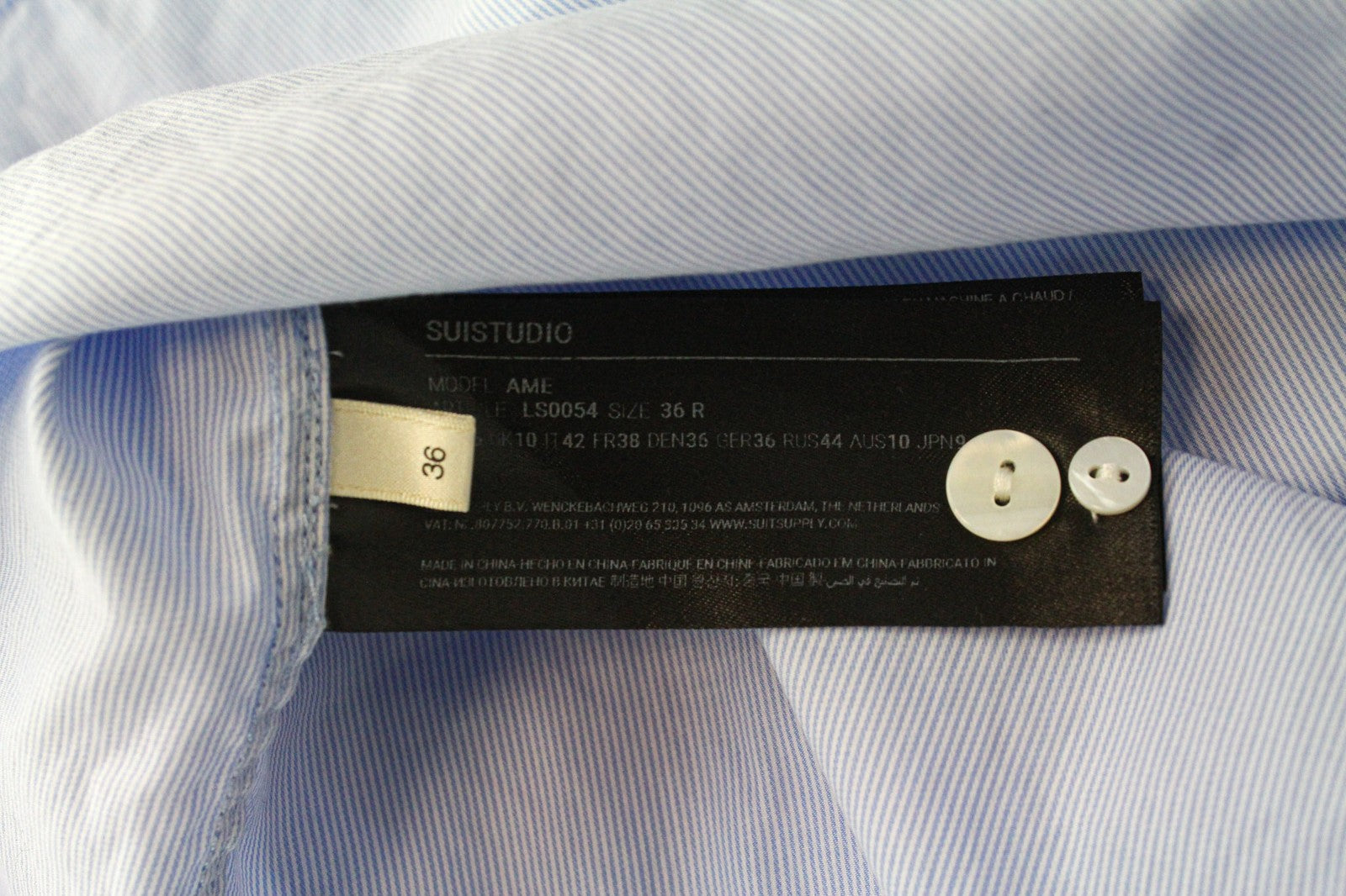 SUISTUDIO Ame moteriški marškinėliai UK10 šviesiai mėlyni, ploni klostuoti tunika su antklode, Henley stiliaus 