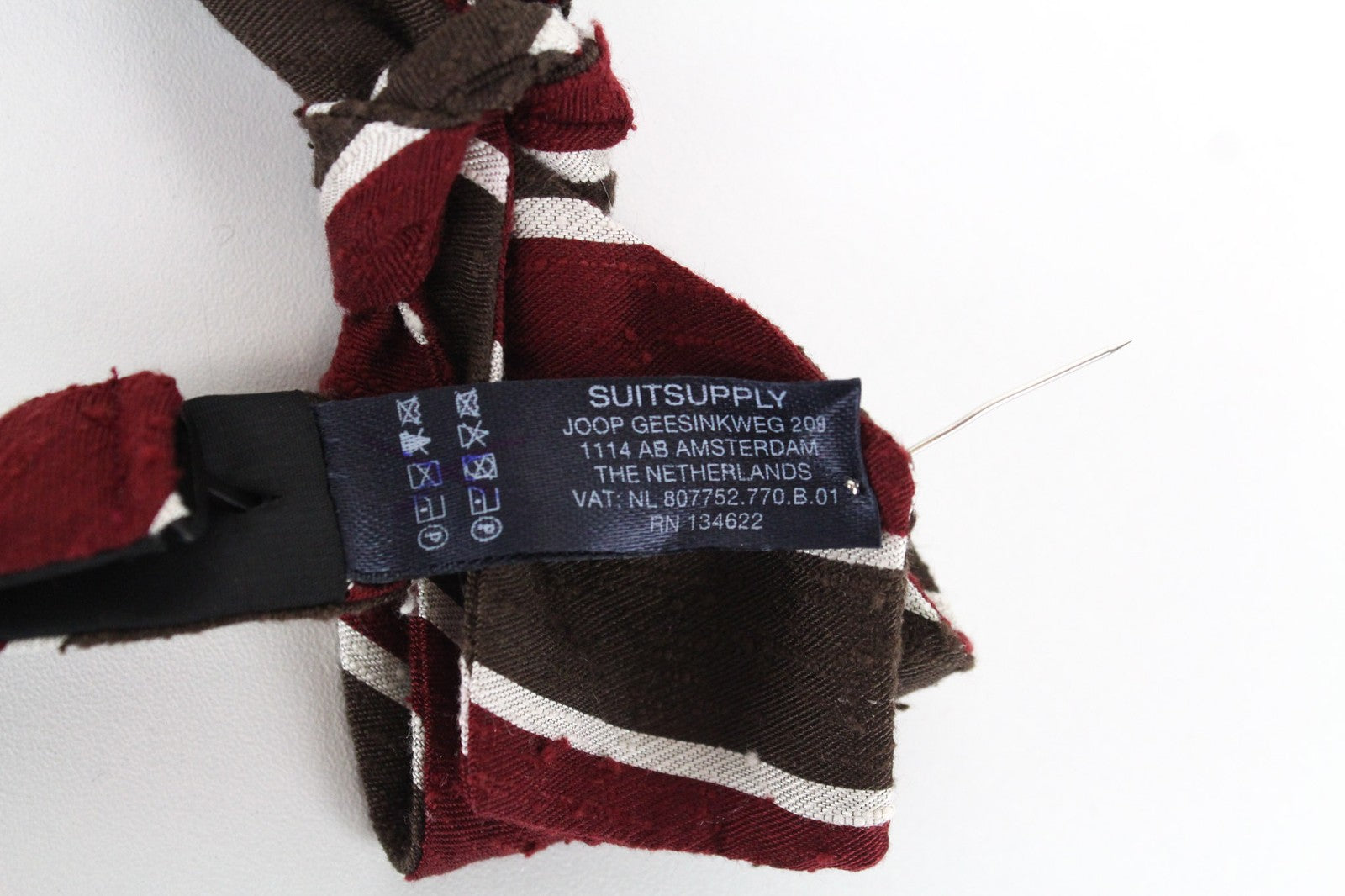 SUITSUPPLY vyriška peteliškė, vieno dydžio, ruda, dryžuota, drugelio formos, šilkinė, megzta suknelė 