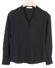 SUISTUDIO Wilder moteriška palaidinė UK6 juoda plona V formos iškirpte minkšta, plona klasikinė 