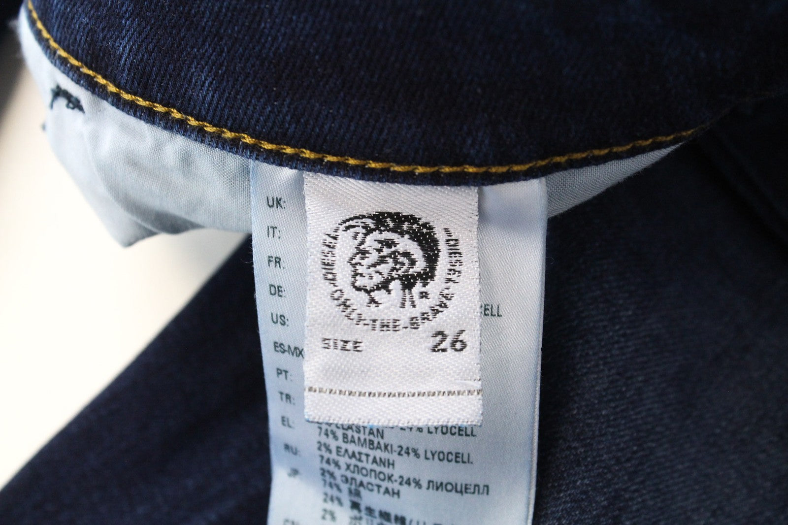 DIESEL D-Bazer 083AT vyriški džinsai W26/L32 vidutinio mėlynumo, siaurėjantys, su sagomis 