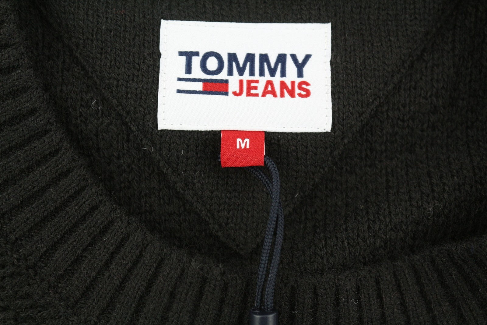 TOMMY HILFIGER Req Structured vyriškas megztinis M, juodas, vaflinis, megztinis su apvalia kaklo iškirpte 