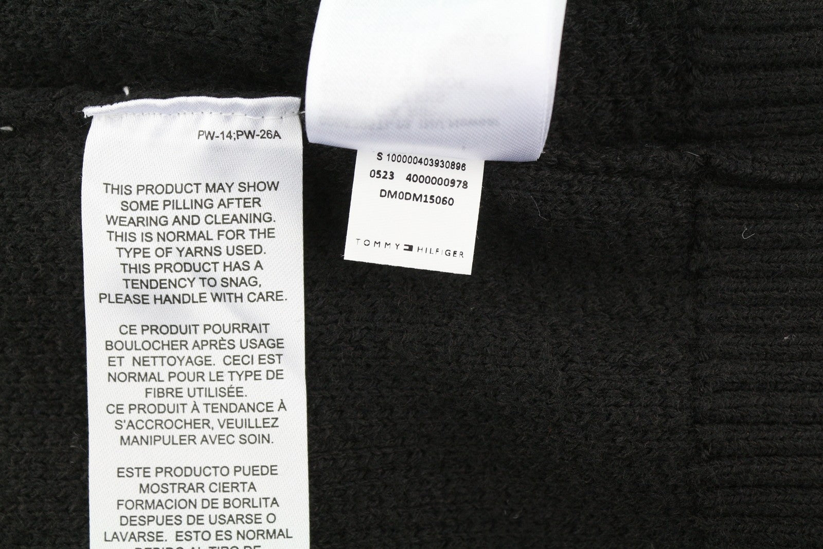 TOMMY HILFIGER Req Structured vyriškas megztinis XL dydžio, juodas, vafliniu raštu megztinis su apvalia kaklo iškirpte 