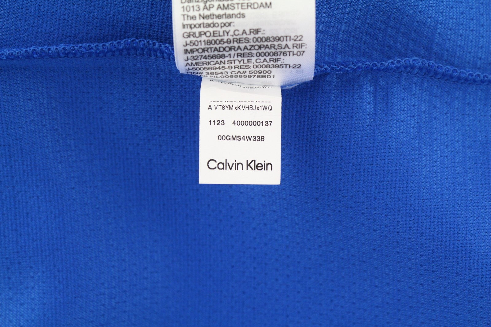 CALVIN KLEIN vyriškas džemperis S mėlyna sportinė apvali kaklo iškirpte priekyje su logotipu, rekomenduojama kaina – 109 € 