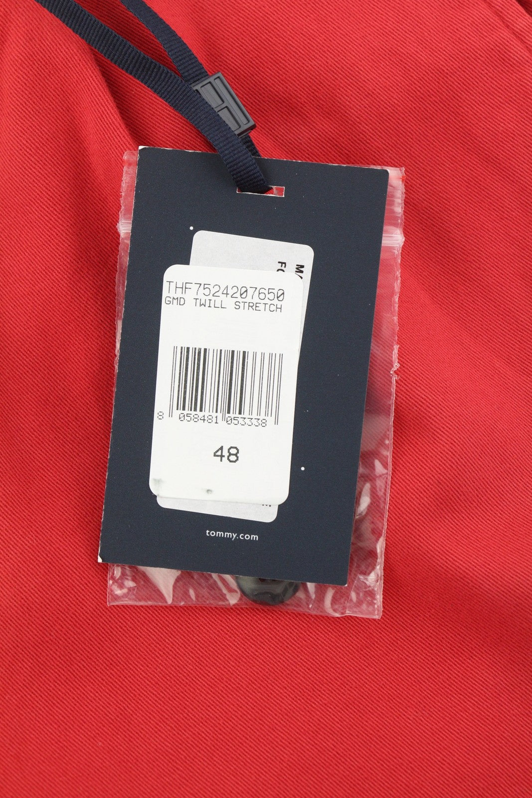 TOMMY HILFIGER „Twill Stretch“ vyriškos kelnės W32 raudonos klostuotos, plonos, su užtrauktuku, laisvalaikio stiliaus. 