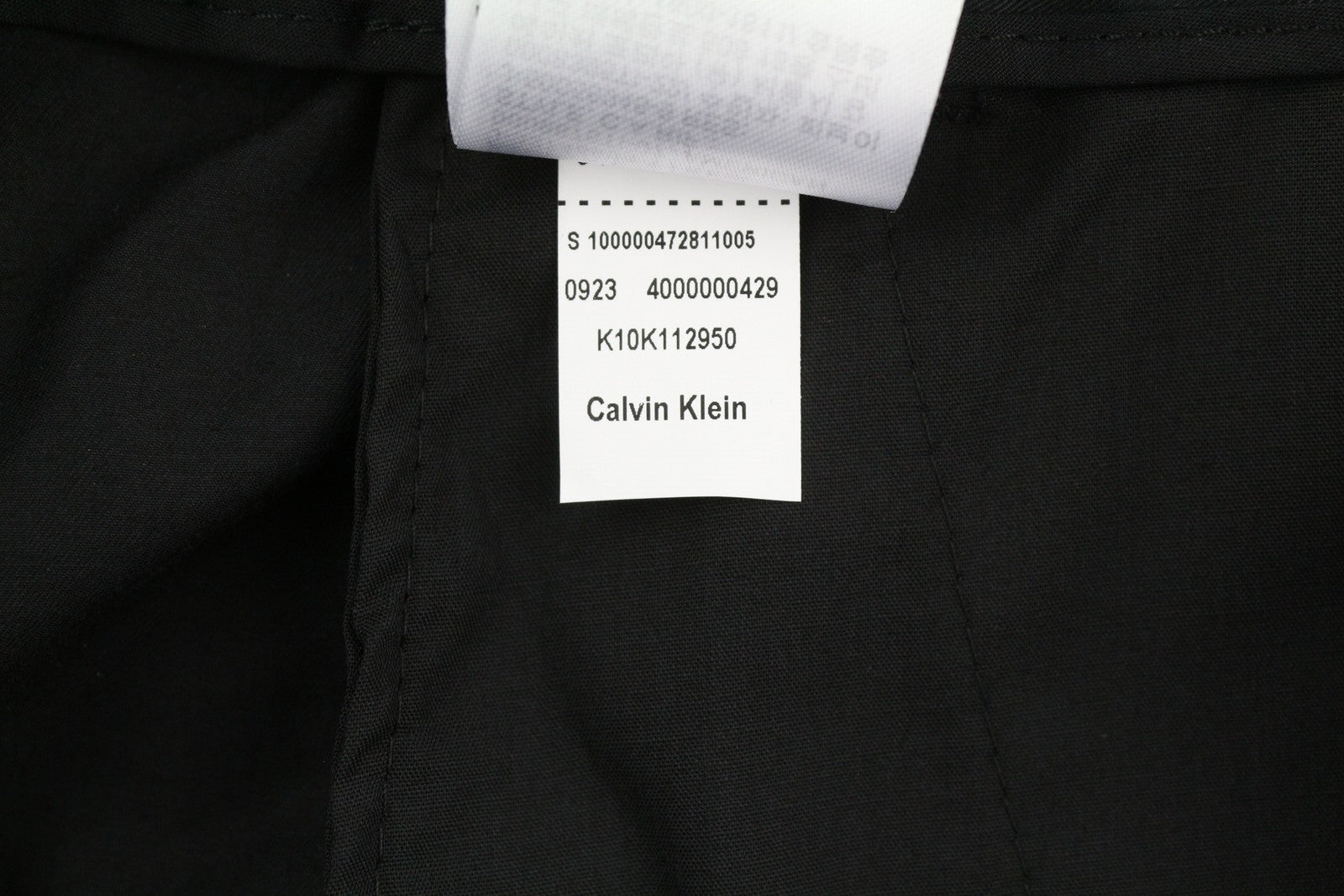 CALVIN KLEIN medvilninės „Seacell“ modernios vyriškos kelnės M, juodos, klostuotos chino kelnės, rekomenduojama kaina – 139 € 