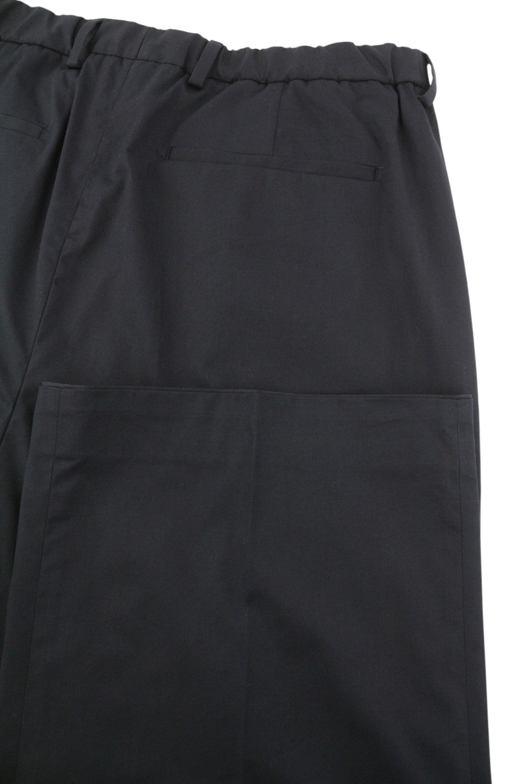 CALVIN KLEIN medvilninės „Seacell“ modernios vyriškos kelnės M, juodos, klostuotos chino kelnės, rekomenduojama kaina – 139 € 