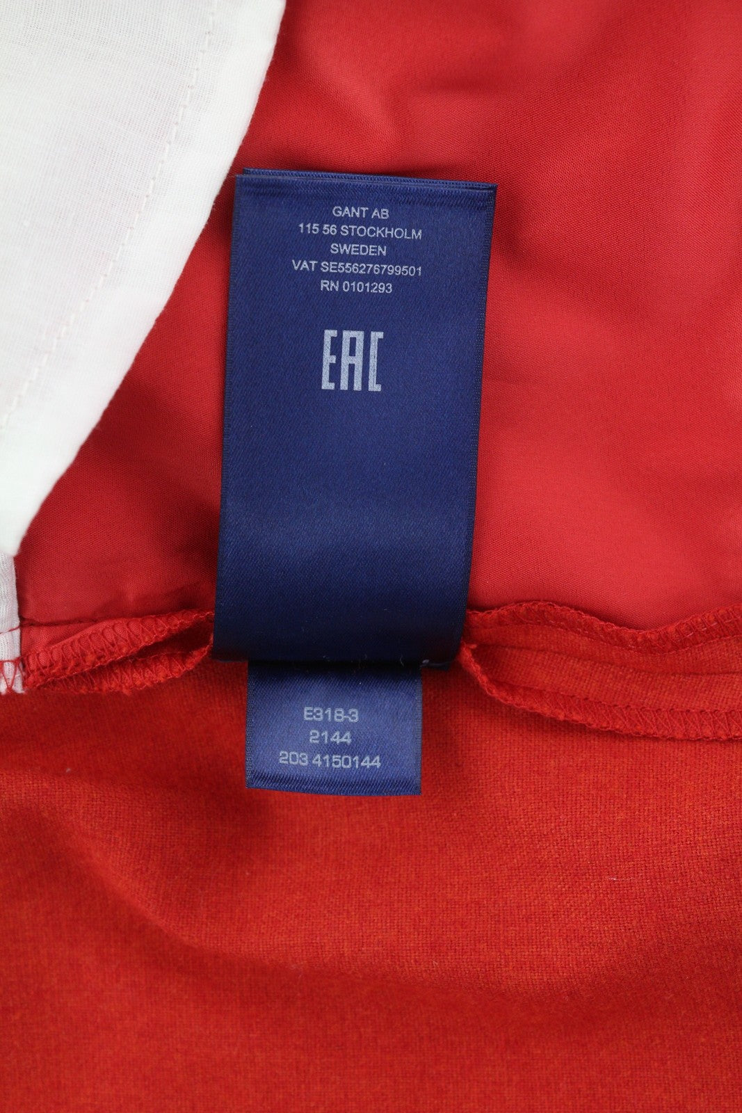 GANT vilnonės klasikinės moteriškos kelnės, raudonos, trumpos, iki kulkšnių, siaurėjančios, su užtrauktuku. EU36 