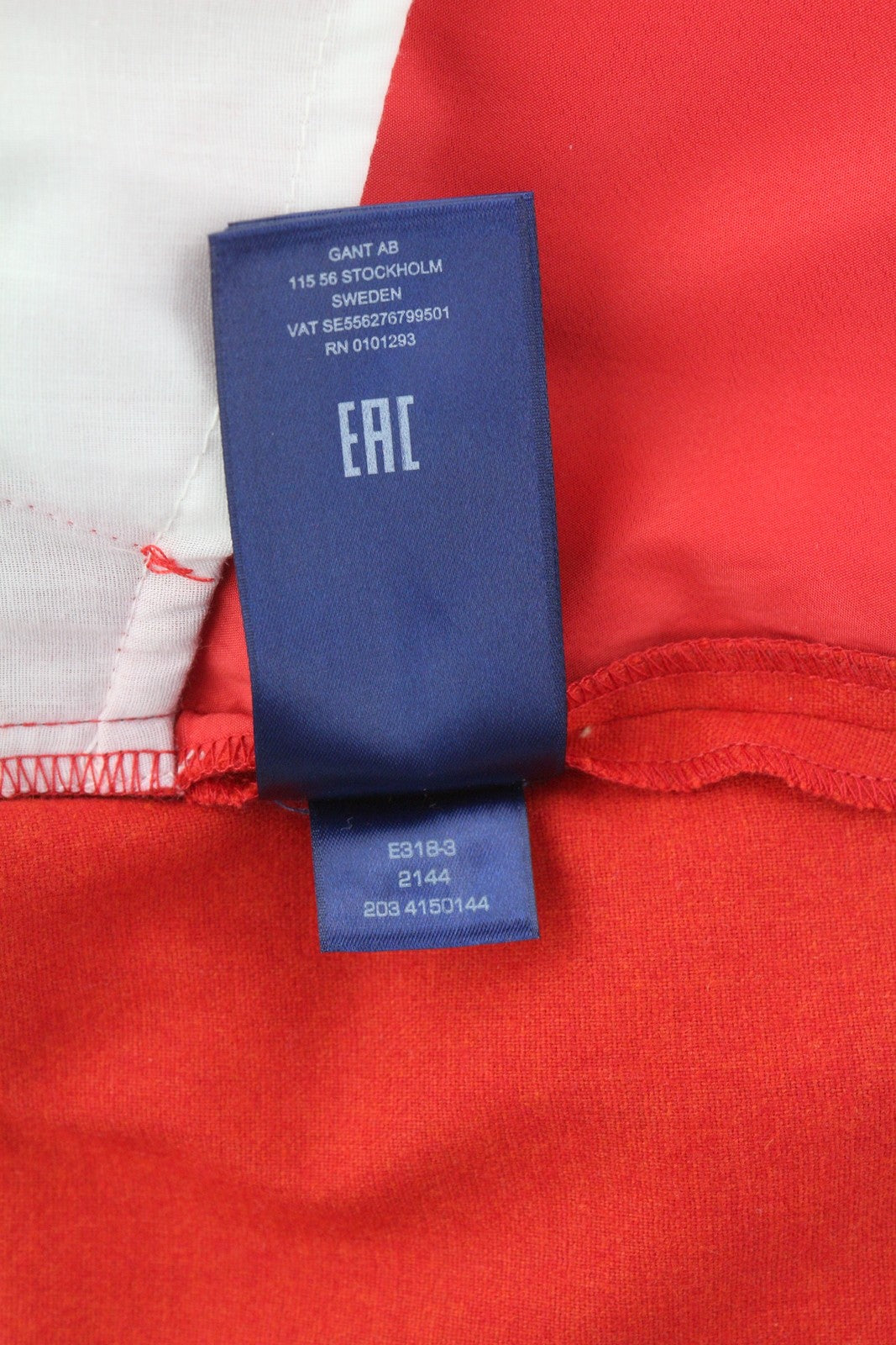 GANT vilnonės klasikinės moteriškos kelnės, raudonos, trumpos, iki kulkšnių, siaurėjančios, su užtrauktuku. EU40 