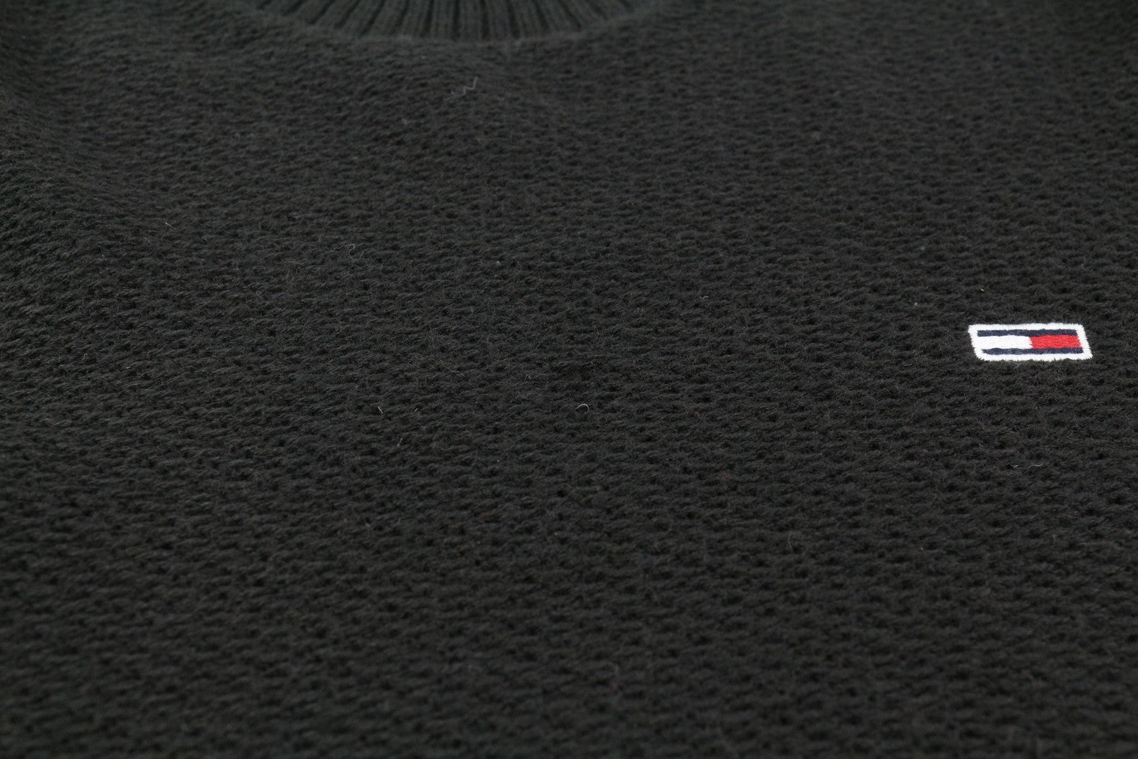 TOMMY HILFIGER Req Structured vyriškas megztinis M, juodas, megztinis su apvalia kaklo iškirpte 