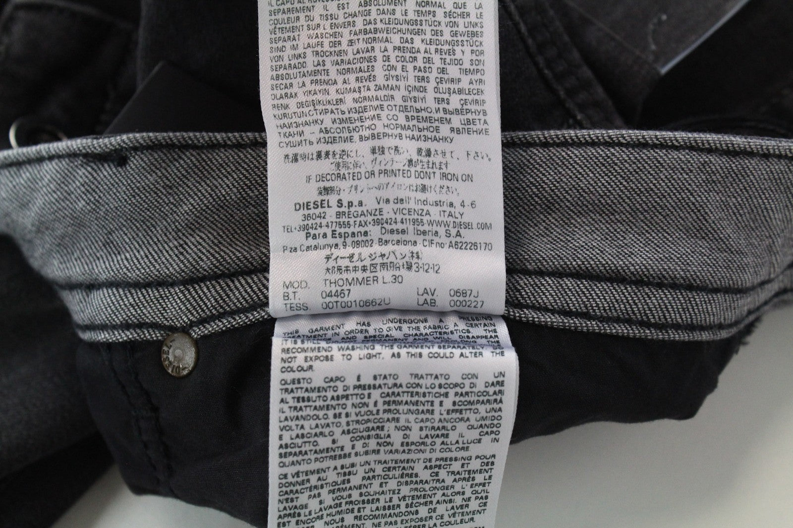 DIESEL Thommer 0687J vyriški džinsai W32/L30 Slim Skinny tamsiai pilki tamprūs medvilniniai džinsai 