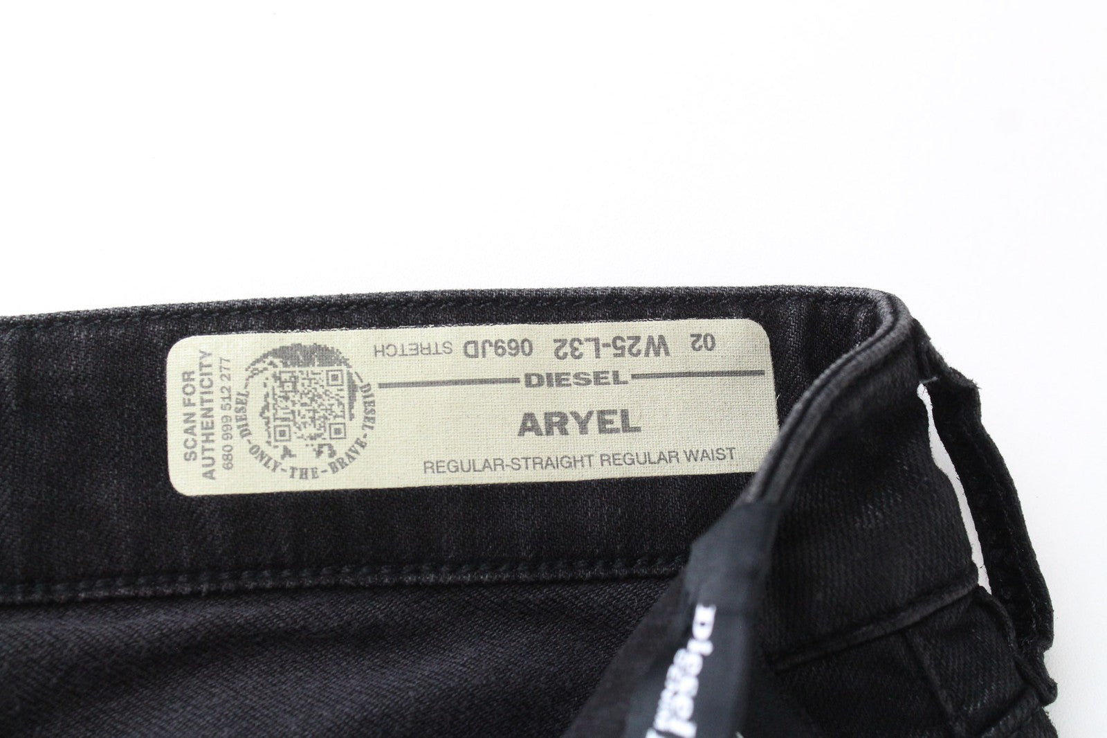 DIESEL Aryel 069JD Women's Jeans W25/L32 Straight Black Cotton Blend Stretch